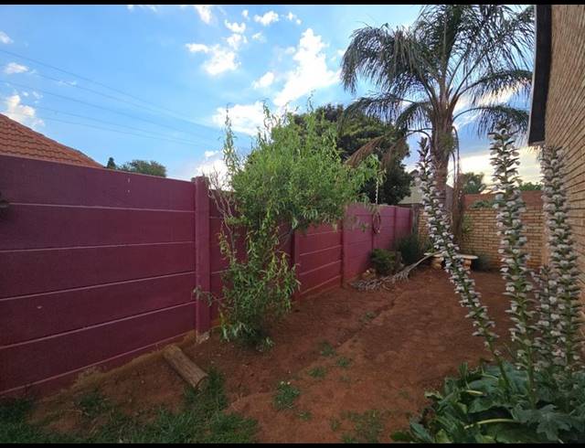 3 BEDROOM TOWNHOUSE FOR SALE IN GREENHILLS